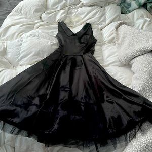 Selling bc I’m pregnant and it won’t fit me for a while